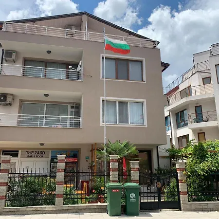 Desi House 301 Cozy شقة نيسيبار